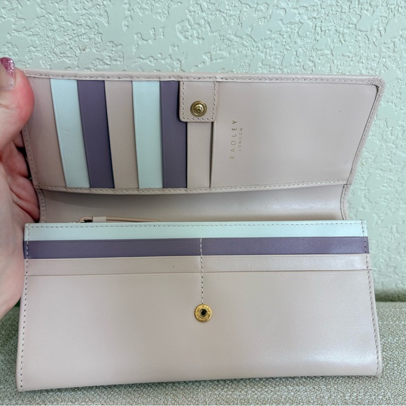 NWOT-- Radley London Light Pink Love Potion Wallet (comes with dust bag) - Picture 4 of 9